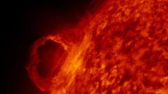 太陽フレアによって大規模停電が起こる？